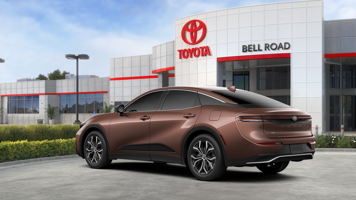 Toyota Crown XLE 2026