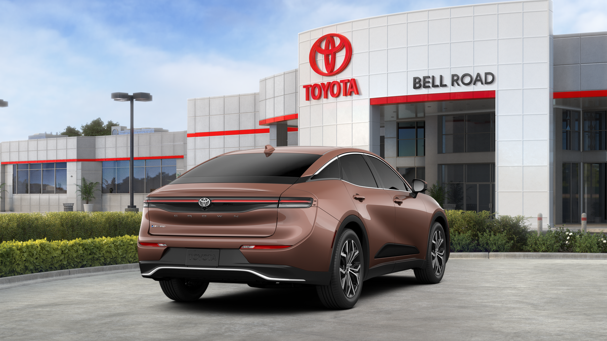Toyota Crown XLE 2026