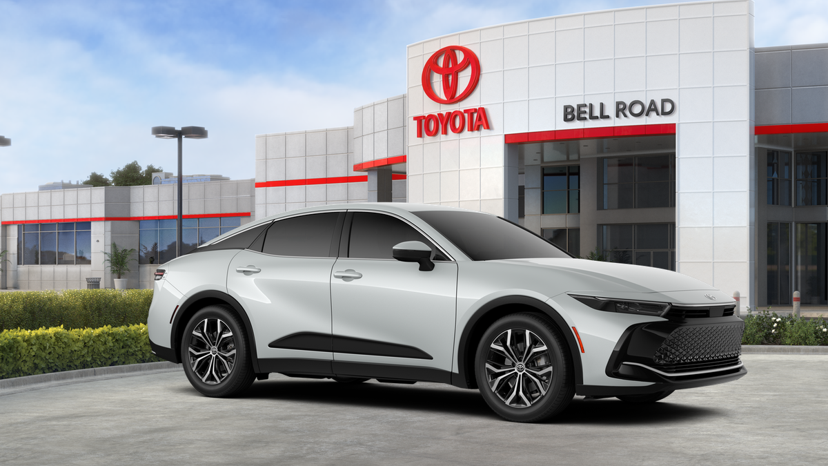 Toyota Crown XLE 2026