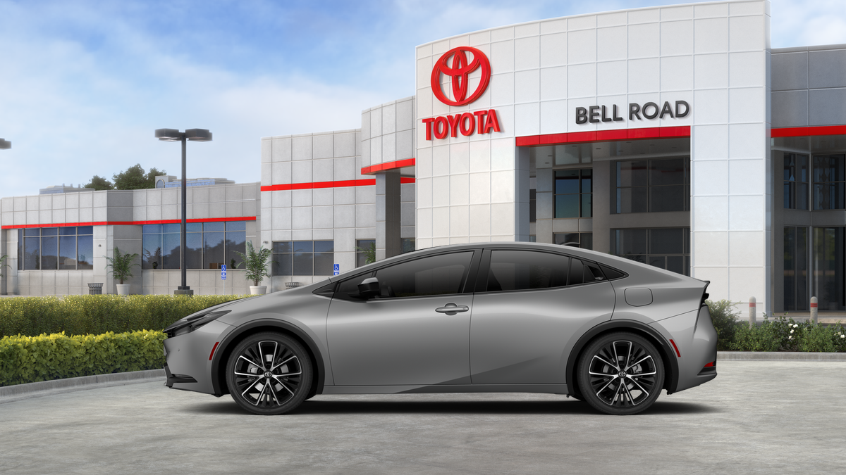 Toyota Prius XLE 2027