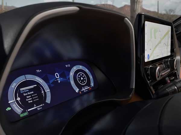 Salpicadero del Toyota Highlander Hybrid 2024