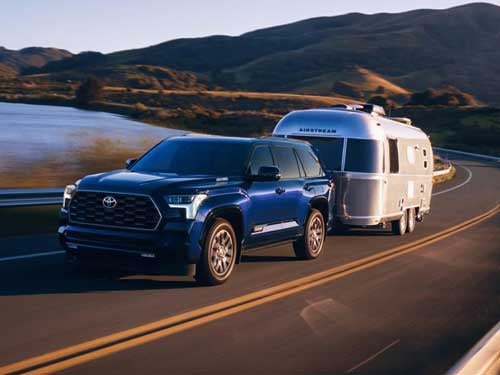 2024 Toyota Sequoia remolcar una caravana