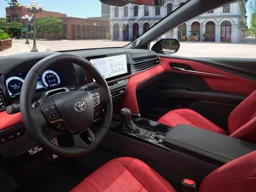 Interior del Toyota Camry 2025