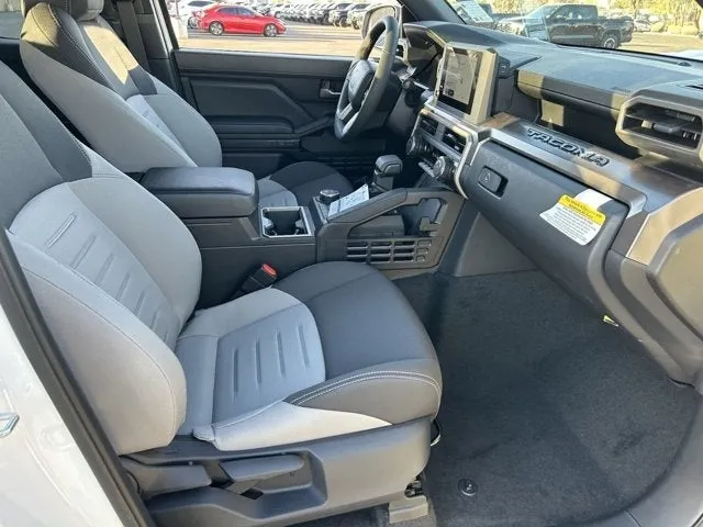 Interior del Toyota Tacoma 2025