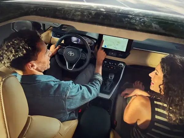 Salpicadero del Toyota RAV4 Hybrid 2025