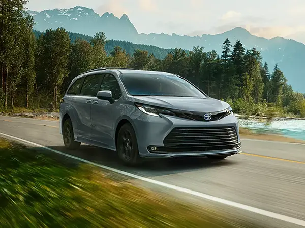 Conducción del Toyota Sienna 2025