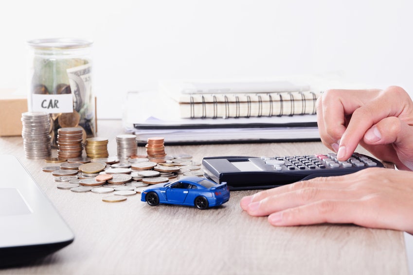 Persona encargada de calcular las cuotas de financiación de Nissan